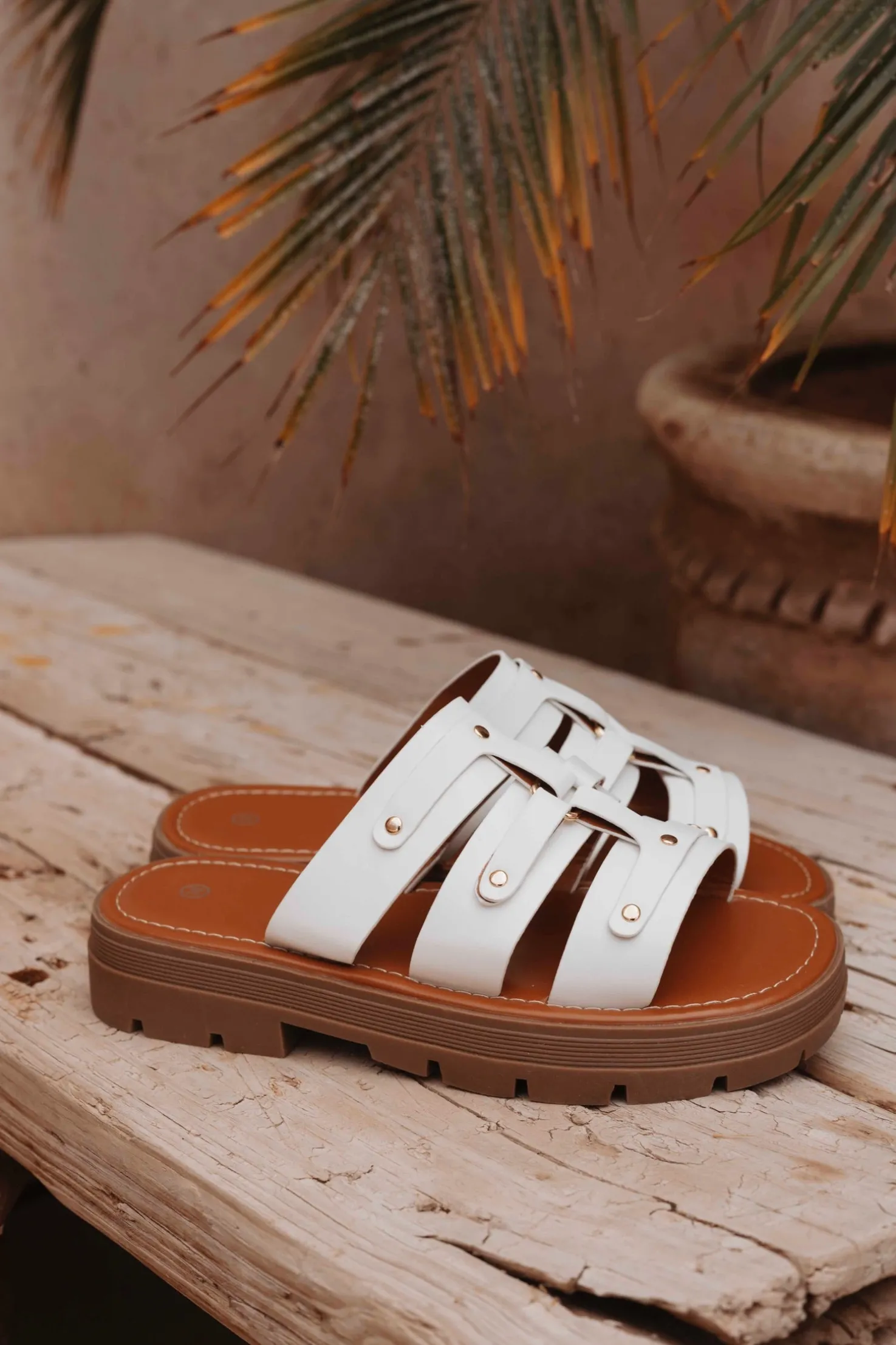 JANNA WHITE SLIPPERS